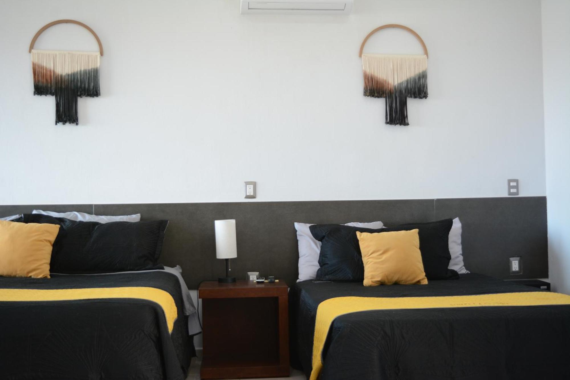 Suites La Gloria Tepatitlán Exterior foto
